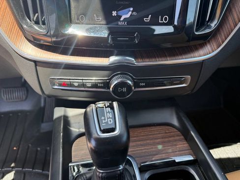 Used 2020 Volvo XC60 T5 Inscription FWD image 19