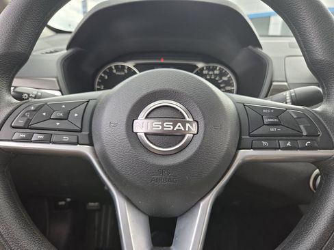 Used 2025 Nissan Altima 2.5 SV FWD image 28