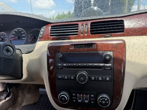 Used 2008 Chevrolet Impala SS w/ Convenience Package image 10