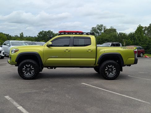 Used 2023 Toyota Tacoma TRD Off-Road AWD/4WD image 6