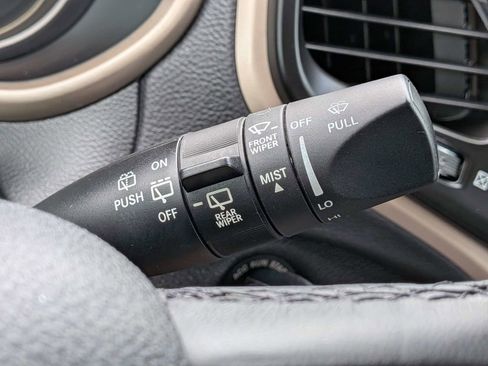 Used 2017 Jeep Cherokee Altitude image 27