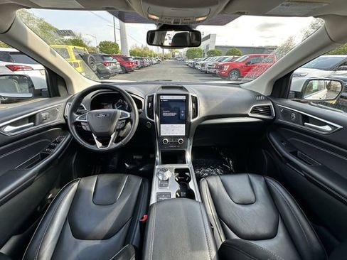 Certified 2022 Ford Edge Titanium AWD/4WD image 3