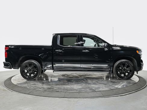 Used 2025 Chevrolet Silverado 1500 High Country AWD/4WD image 8