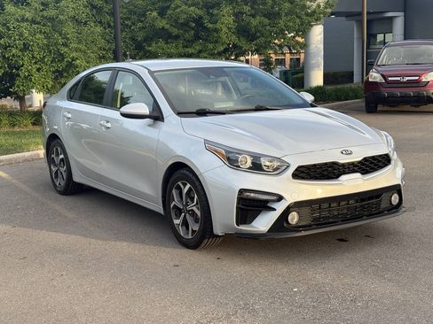 Used 2021 Kia Forte LXS FWD image 7