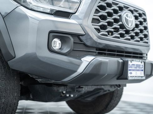 Used 2023 Toyota Tacoma TRD Off-Road w/ Technology Package image 16