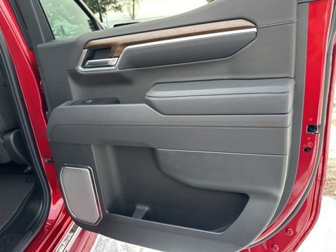 Used 2025 Chevrolet Silverado 1500 High Country w/ Technology Package image 50