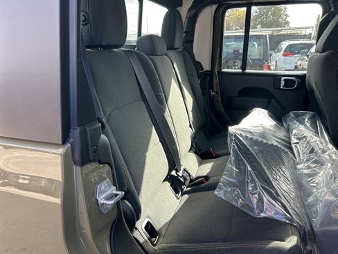 New 2026 Jeep Gladiator Sport AWD/4WD image 28