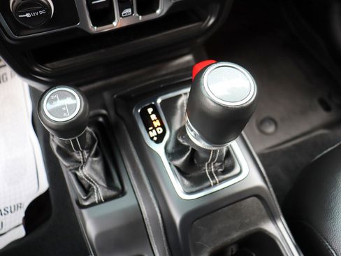 Used 2023 Jeep Wrangler Sahara w/ Cold Weather Group image 40