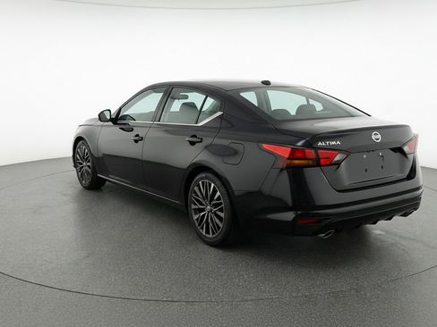 Used 2025 Nissan Altima 2.5 SV FWD image 6
