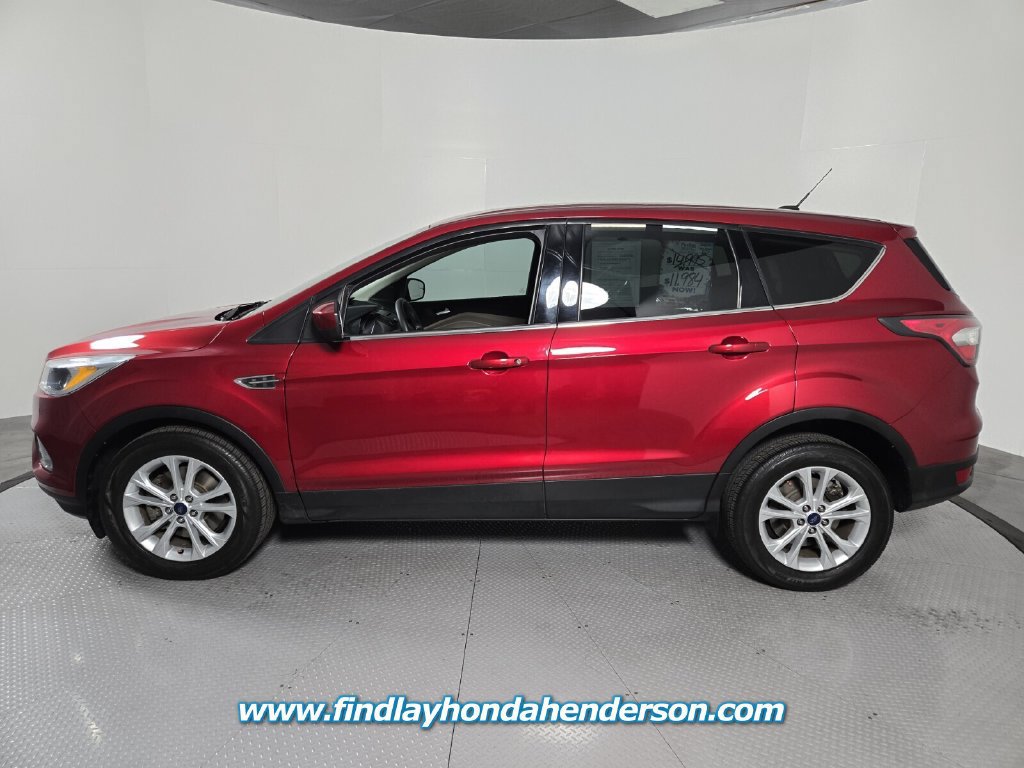 Used 2017 Ford Escape SE FWD image 3
