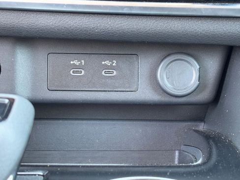 Certified 2025 Nissan Rogue SV image 24