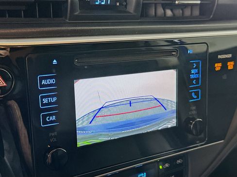 Used 2017 Toyota Corolla SE image 22