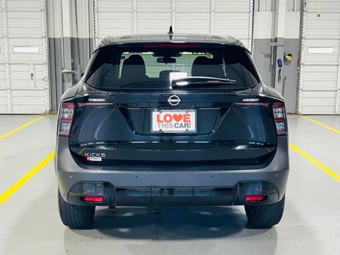 Used 2025 Nissan Kicks SV FWD image 16