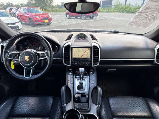 Used 2016 Porsche Cayenne AWD/4WD image 13