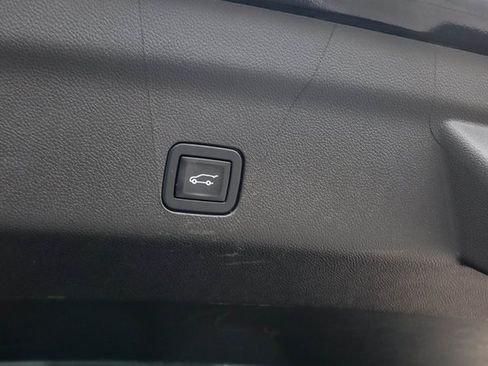 Used 2022 GMC Yukon SLT w/ SLT Premium Package image 63