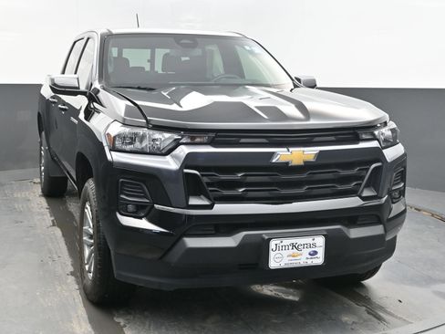 Used 2024 Chevrolet Colorado LT w/ LT Convenience Package image 2