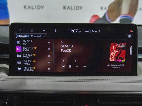 Used 2024 Genesis G70 2.5T image 9