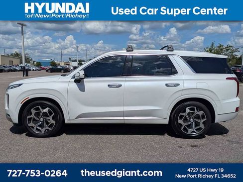 Used 2022 Hyundai Palisade Calligraphy FWD image 2