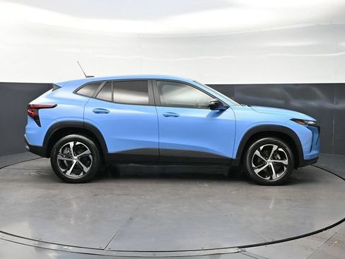 Used 2024 Chevrolet Trax RS w/ Driver Confidence Package FWD image 4