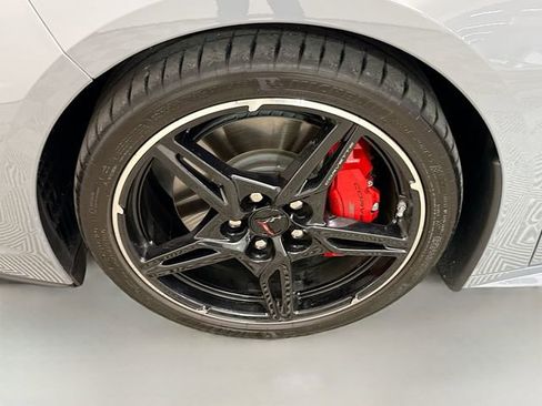 Used 2024 Chevrolet Corvette Stingray Premium Conv w/ Z51 Performance Package RWD image 29
