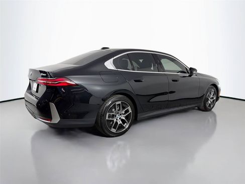 New 2026 BMW 530i xDrive w/ Premium Package AWD/4WD image 10