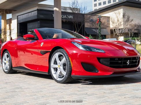 Used 2019 Ferrari Portofino image 12