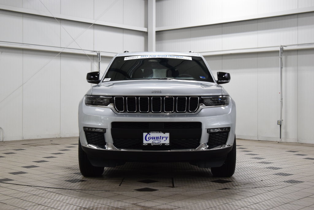 Used 2025 Jeep Grand Cherokee L Limited AWD/4WD image 2