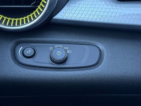 New 2026 Chevrolet Trax LT w/ Sunroof Package image 27