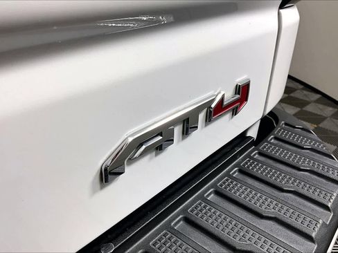 Certified 2023 GMC Sierra 1500 AT4 w/ AT4 Premium Package image 9