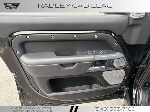 Used 2023 Land Rover Defender 130 X AWD/4WD image 4