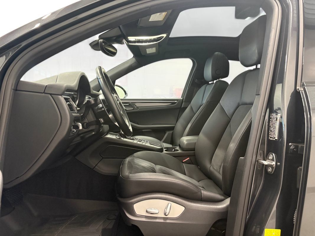 Used 2018 Porsche Macan AWD/4WD image 10