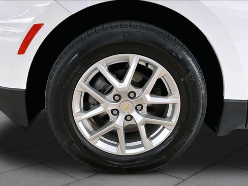 Used 2022 Chevrolet Equinox LT FWD image 11