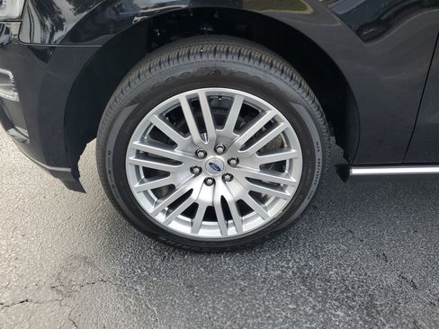 Used 2024 Ford Expedition Limited image 5