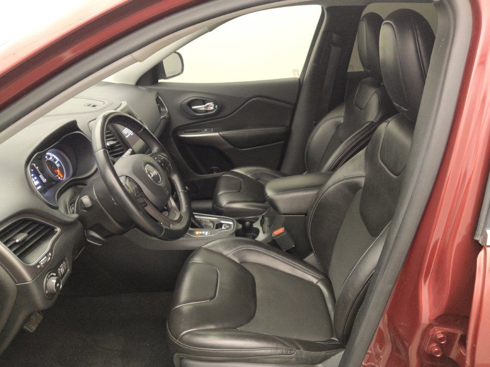 Used 2019 Jeep Cherokee Latitude Plus FWD image 17