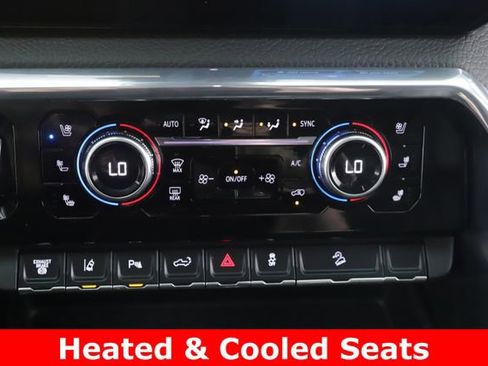 Used 2024 GMC Sierra 2500 Denali w/ Denali Reserve Package AWD/4WD image 4