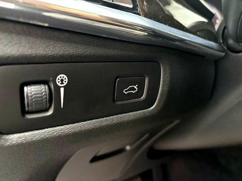 Used 2018 Volvo S90 T5 Momentum w/ Convenience Package image 20