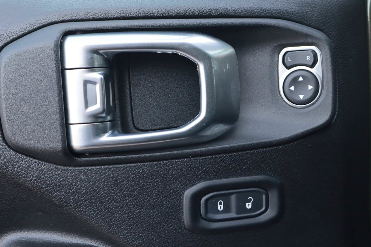 Used 2022 Jeep Gladiator Sport AWD/4WD image 16