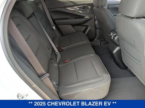New 2025 Chevrolet Blazer EV LT image 29