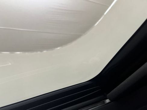 Used 2024 Chevrolet Trax RS w/ Sunroof Package FWD image 22