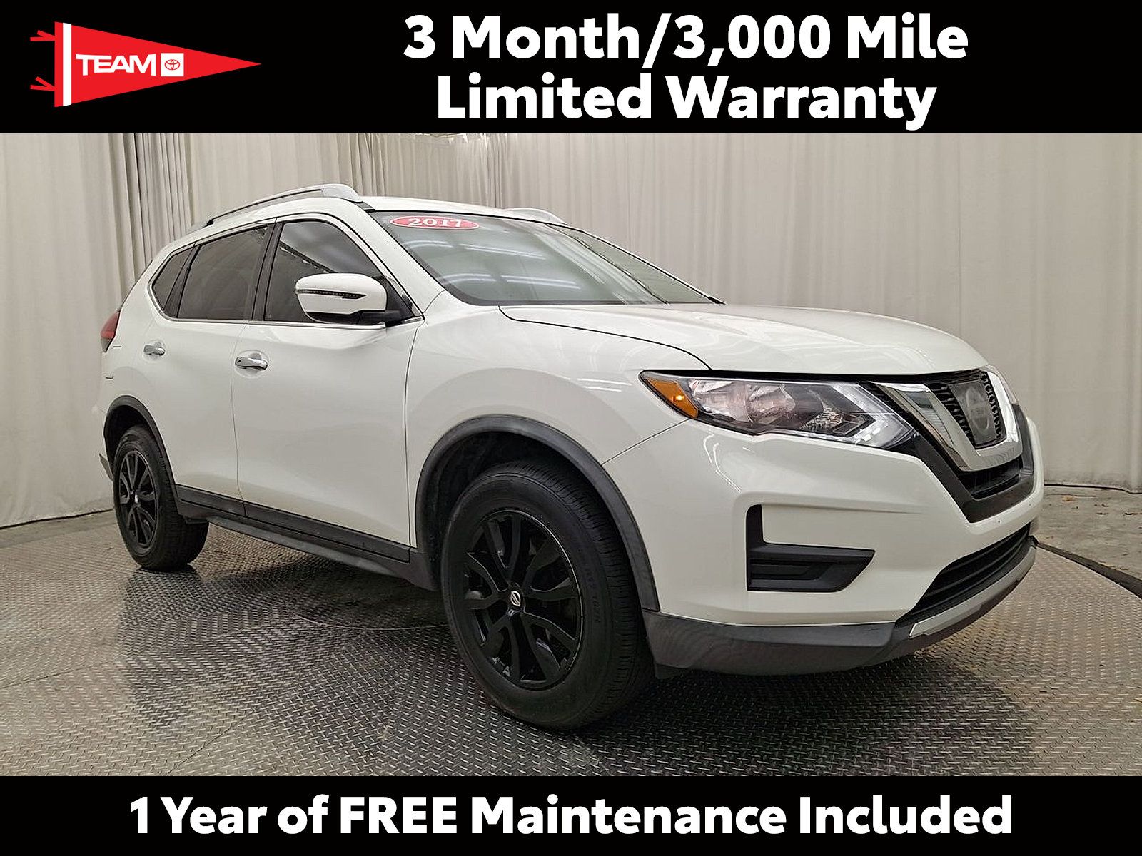 Used 2017 Nissan Rogue SV AWD/4WD image 1