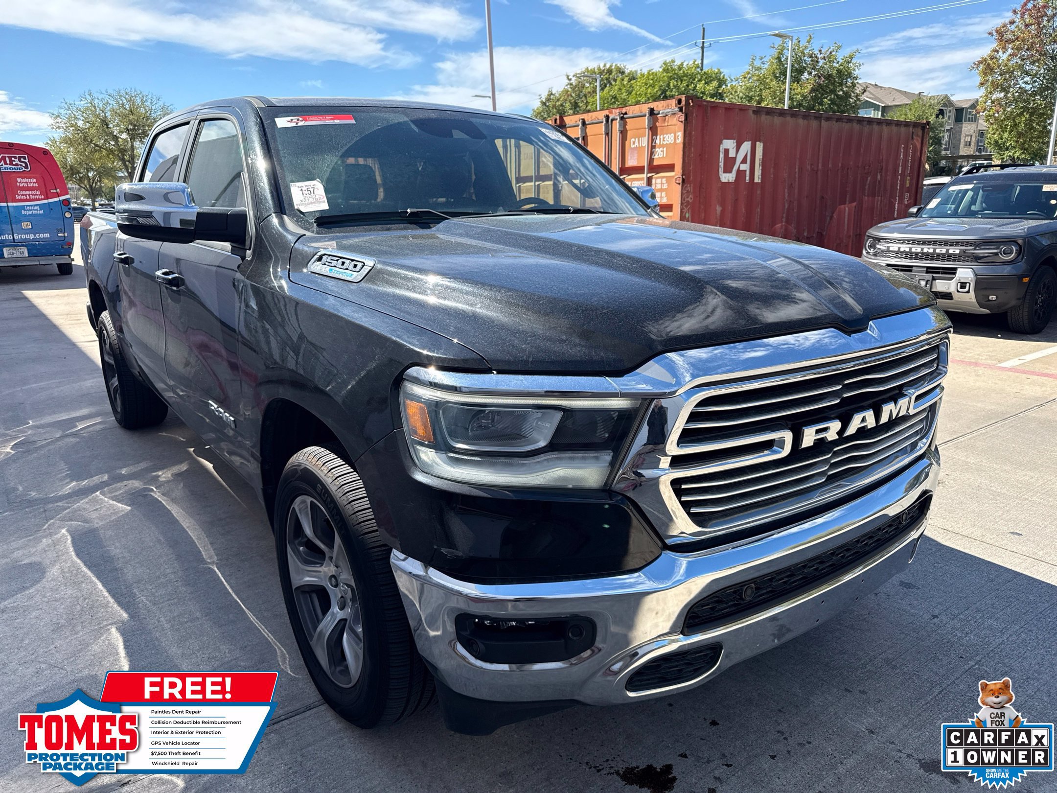 Used 2023 RAM 1500 Laramie AWD/4WD image 1