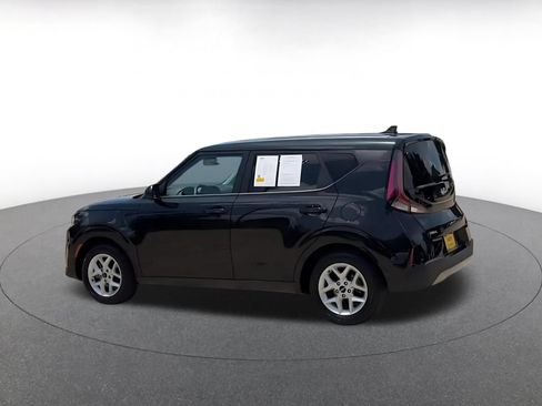 Used 2025 Kia Soul LX w/ LX Technology Package FWD image 10