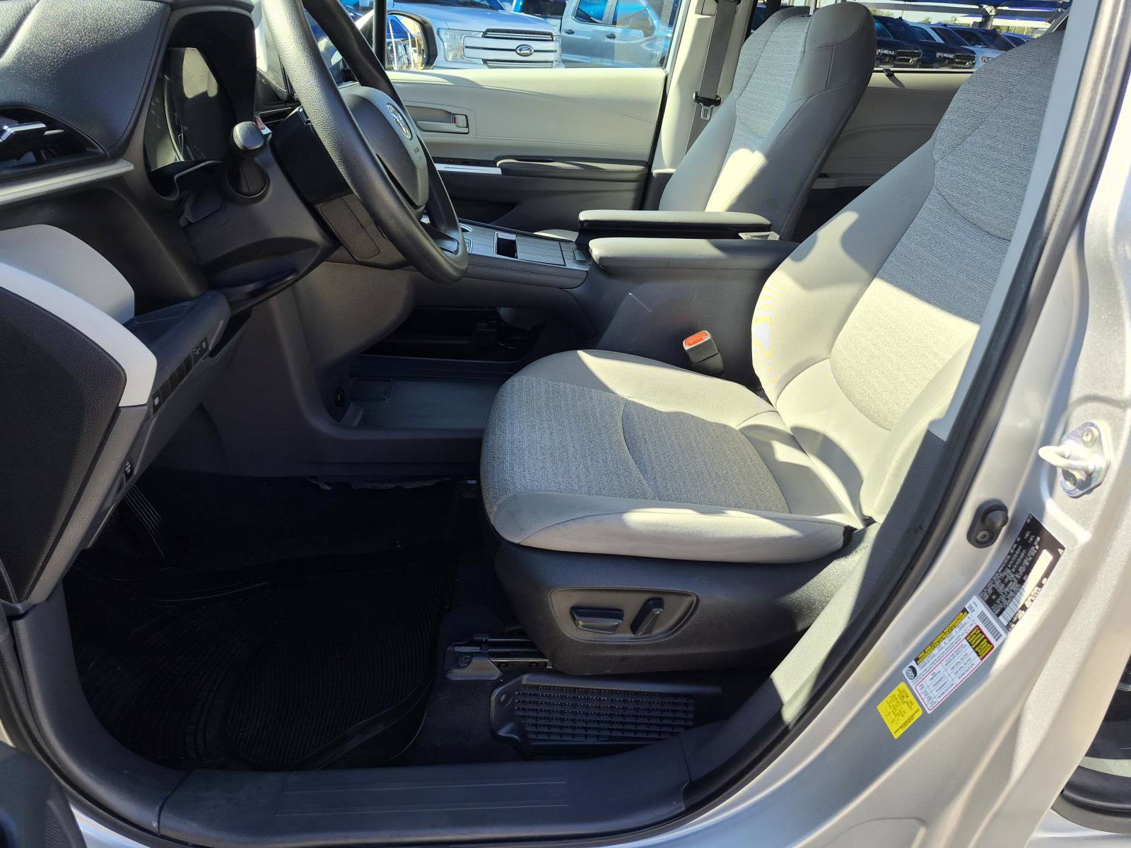 Used 2022 Toyota Sienna LE FWD image 15
