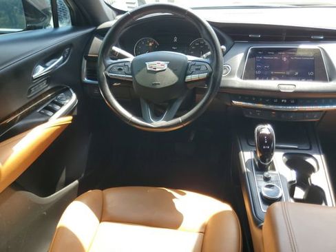 Certified 2023 Cadillac XT4 Premium Luxury image 15