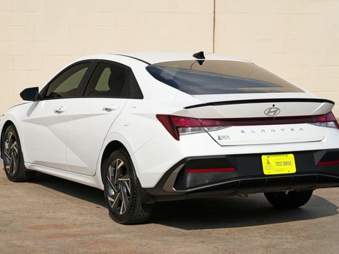 Used 2025 Hyundai Elantra Sport FWD image 43