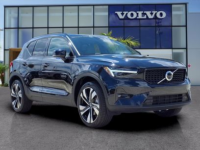 Certified 2025 Volvo XC40 B5 Ultra