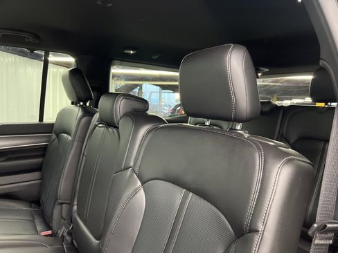 Used 2025 Jeep Wagoneer 4WD w/ Convenience Group I image 13