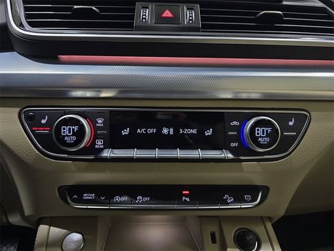 Certified 2025 Audi Q5 2.0T Premium Plus w/ Premium Plus Package image 24