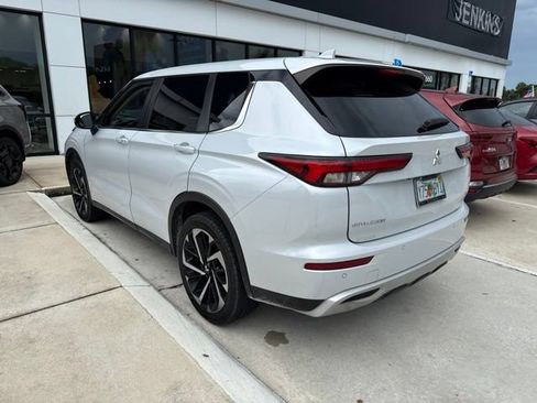 Used 2022 Mitsubishi Outlander SE FWD image 4