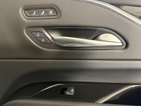 Used 2024 Cadillac Escalade ESV Sport w/ Heavy-Duty Trailer Package image 37